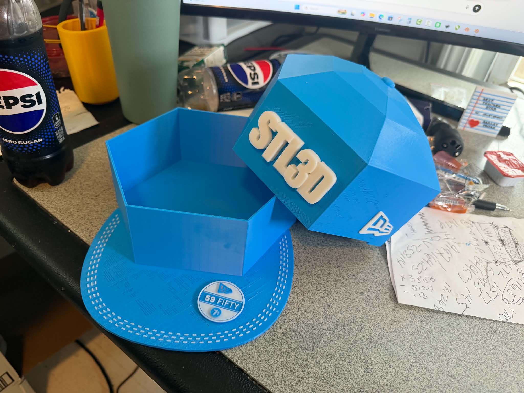 Flat Bill Gift Box - 3D Printable Model